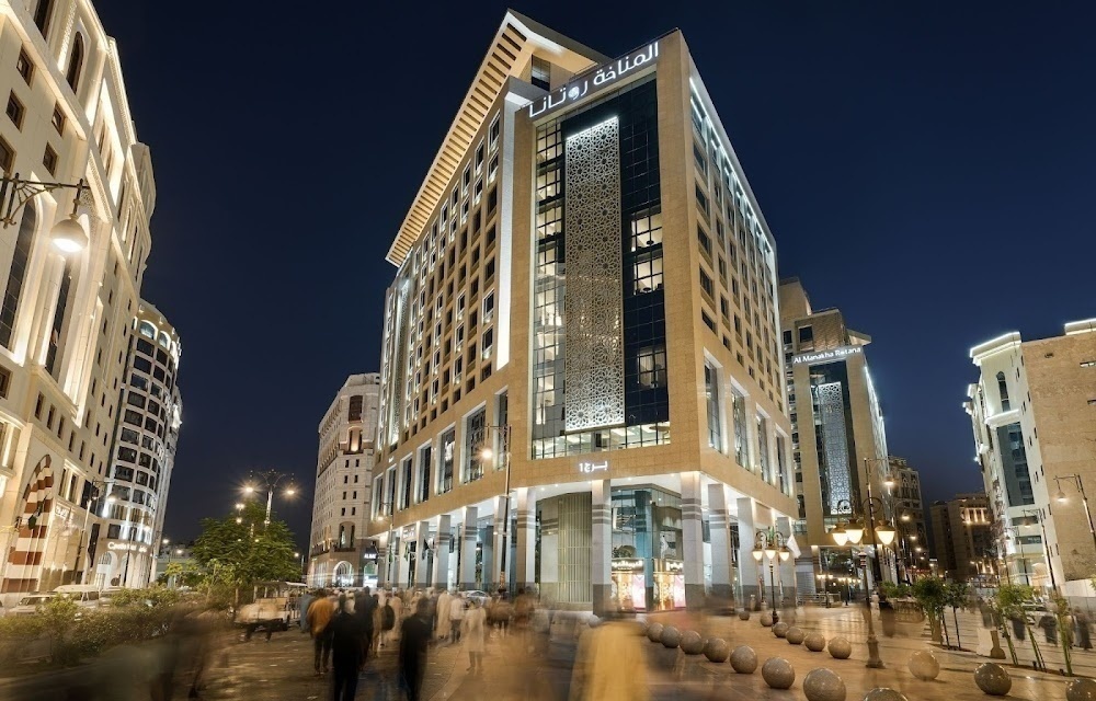 The Seasons Hotel2